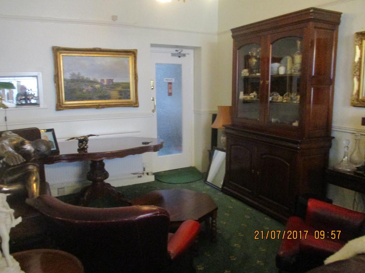 Rivers Vale Hotel Blackpool Bagian luar foto